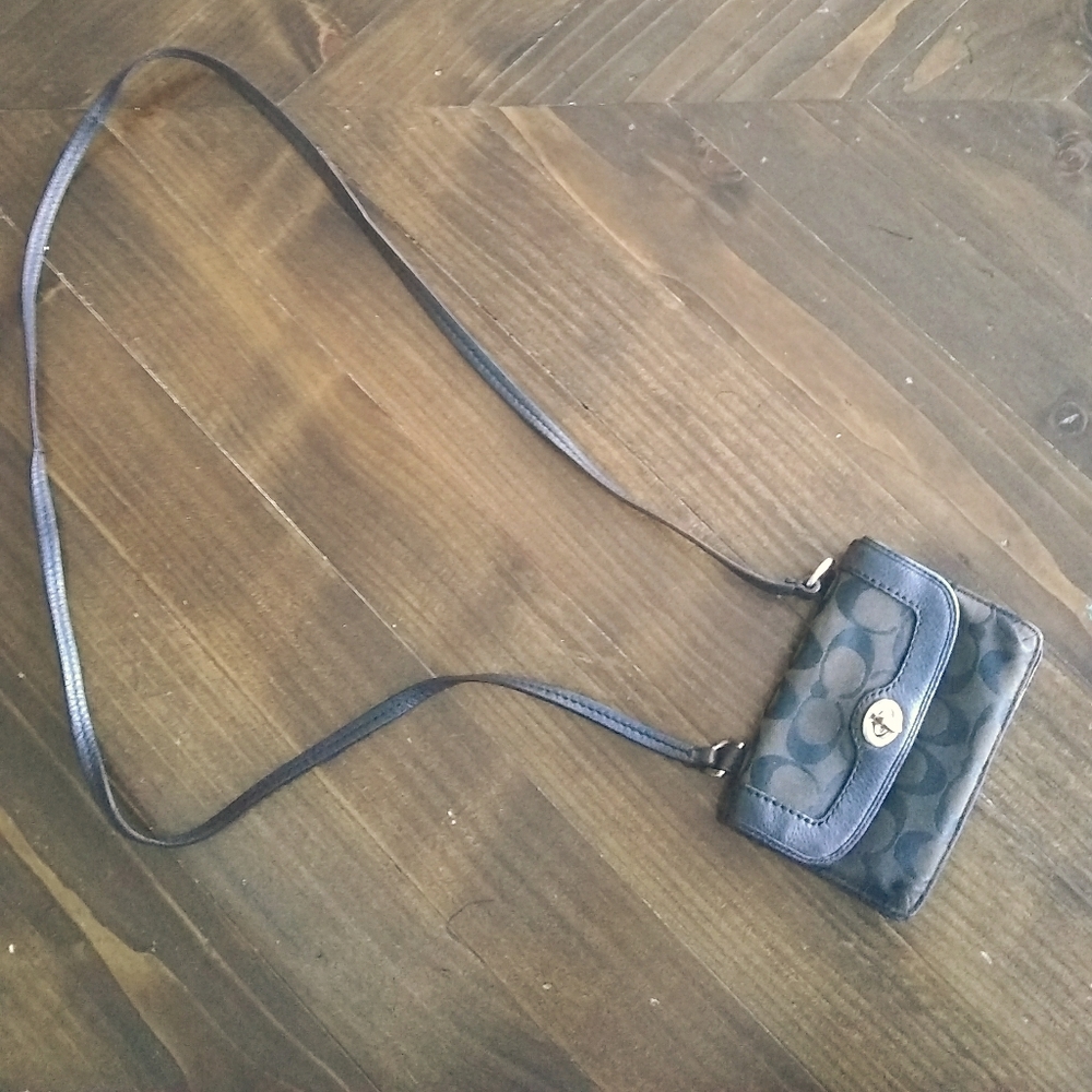 COACH small purse EUC